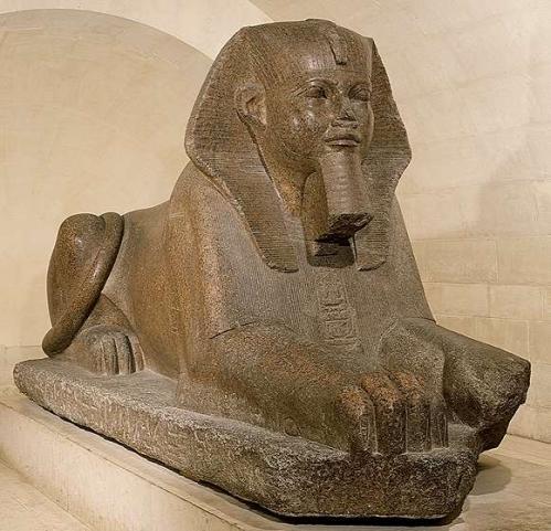 著名的斯芬克斯(sphinx)狮身人面像位于埃及