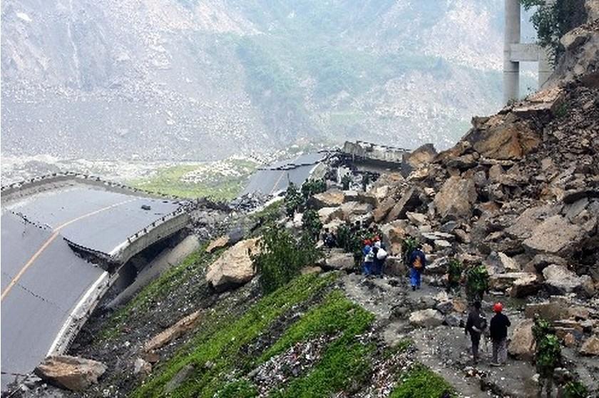 汶川地震 经济损失总量_汶川地震