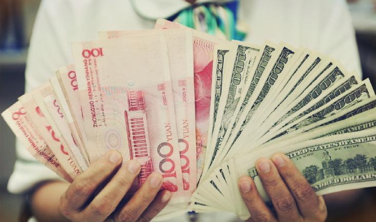 全球货币体系站在“十字路口”：美元面临历史性挑战人民币被看好
