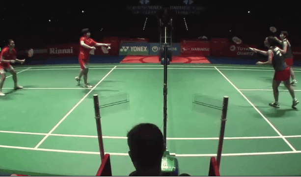 动图-反手发小球