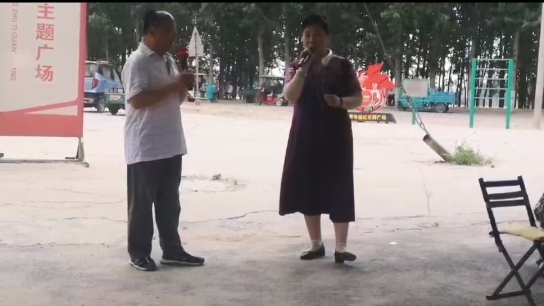 琉璃寺镇一年一村一场戏