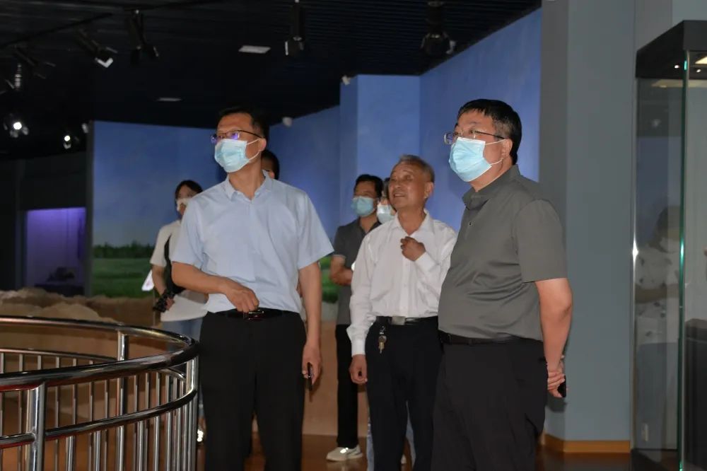 a934aed6326679e49096d7c47ac821f5 a934aed6326679e49096d7c47ac821f5.jpg