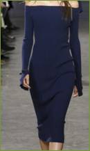 图片包含 人员, 地面, 行走, 妇女已生成极高可信度的说明