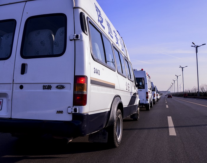 《打黑路上》-郝建中