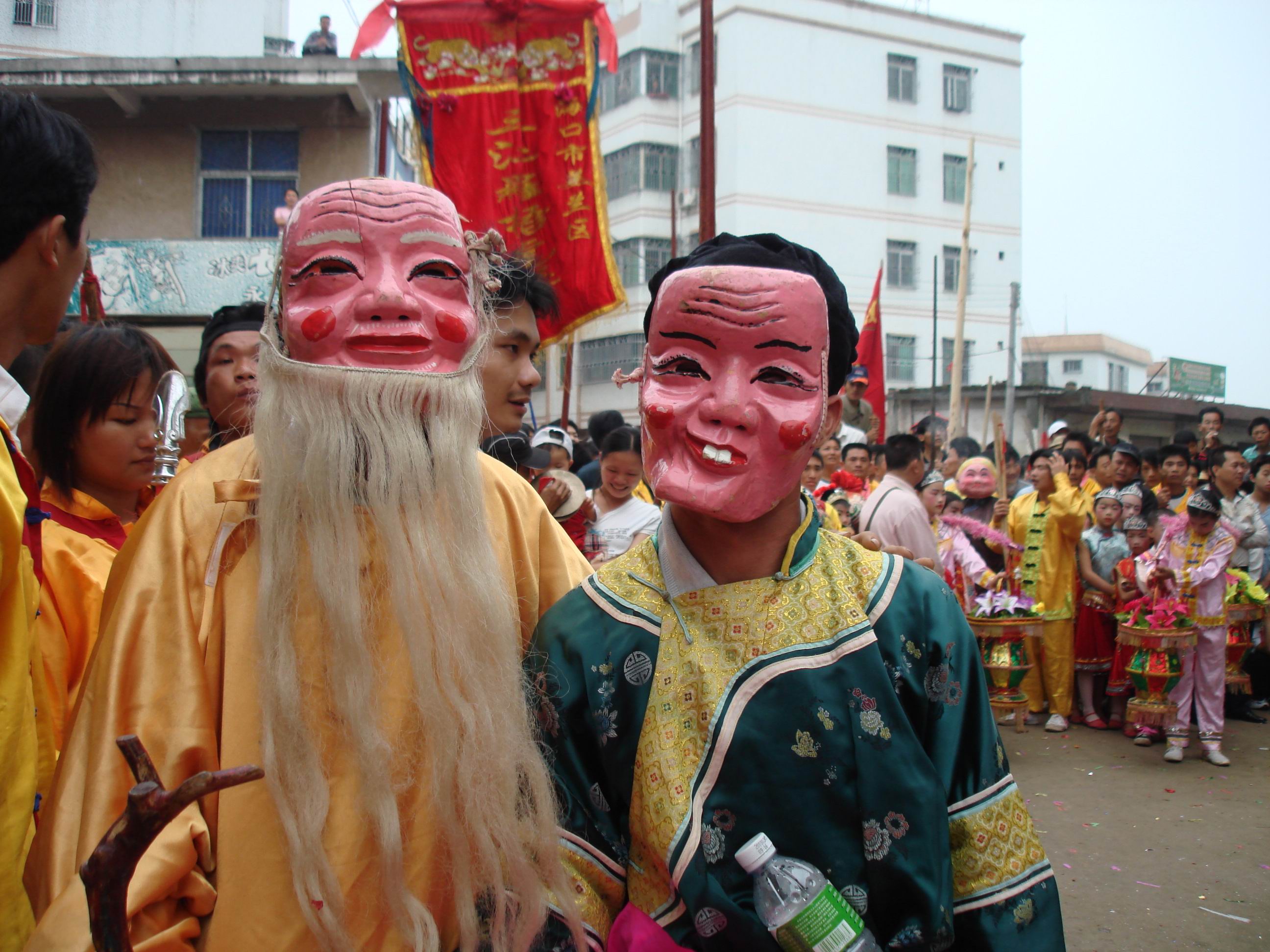 三江虎舞之土地公、土地婆.jpg