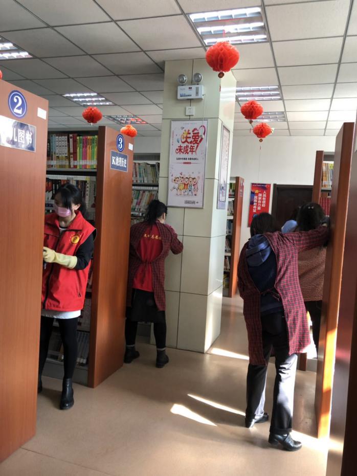 图书馆为恢复开馆早做准备 图书馆为恢复开馆早做准备.jpg