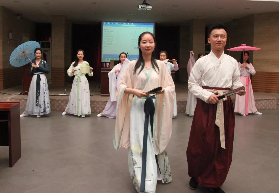 2018年6月16日端午民俗文化新体验小型活动、让青少年更加深刻的了解我国传统文化 2018年6月16日端午民俗文化新体验小型活动、让青少年更加深刻的了解我国传统文化.jpg