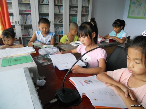 20130912仙人桥镇 “农家书屋”在暑期间面向少年儿童典型活动及成果.jpg?v=1713606093345