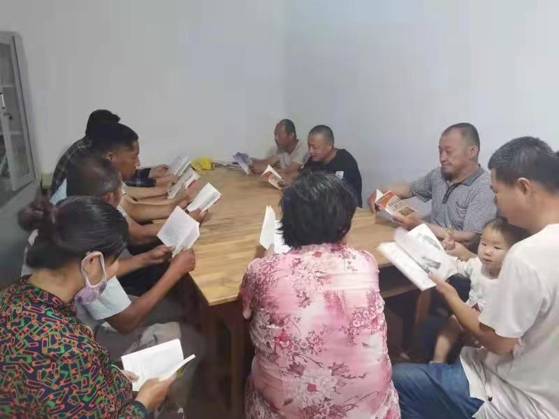 【冠县】梁堂镇钱辛庄开展“知党史、感党恩、跟党走”农家书屋阅读活动