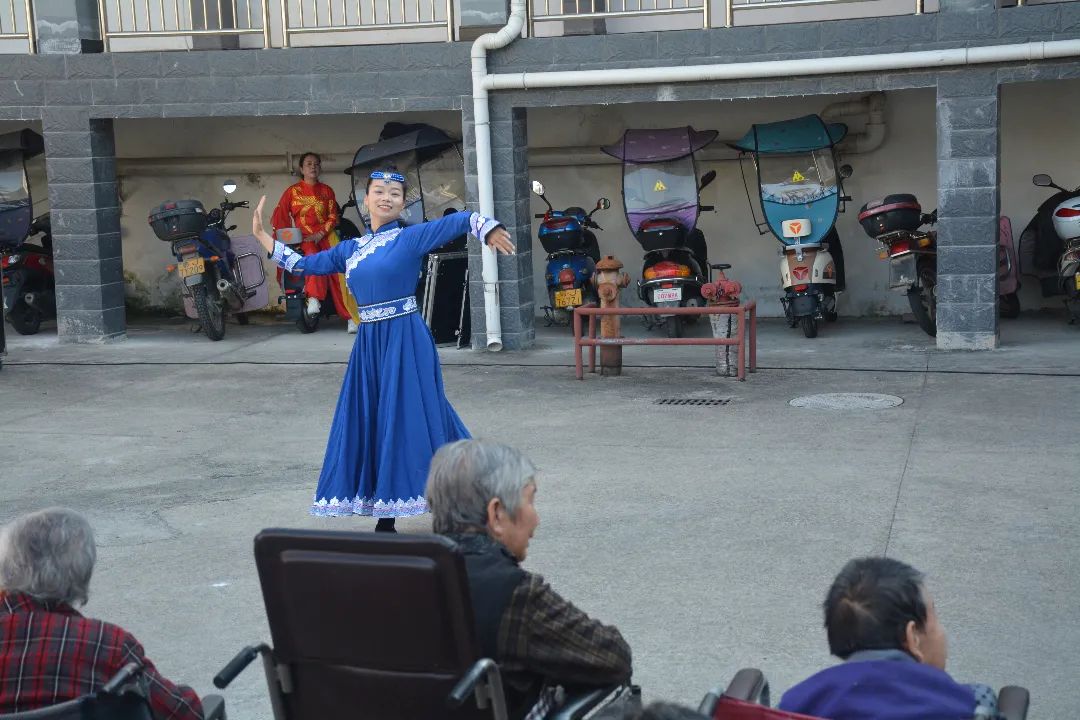 5f0b690505841f450f2cb8f8ecee9c00 5f0b690505841f450f2cb8f8ecee9c00.jpg