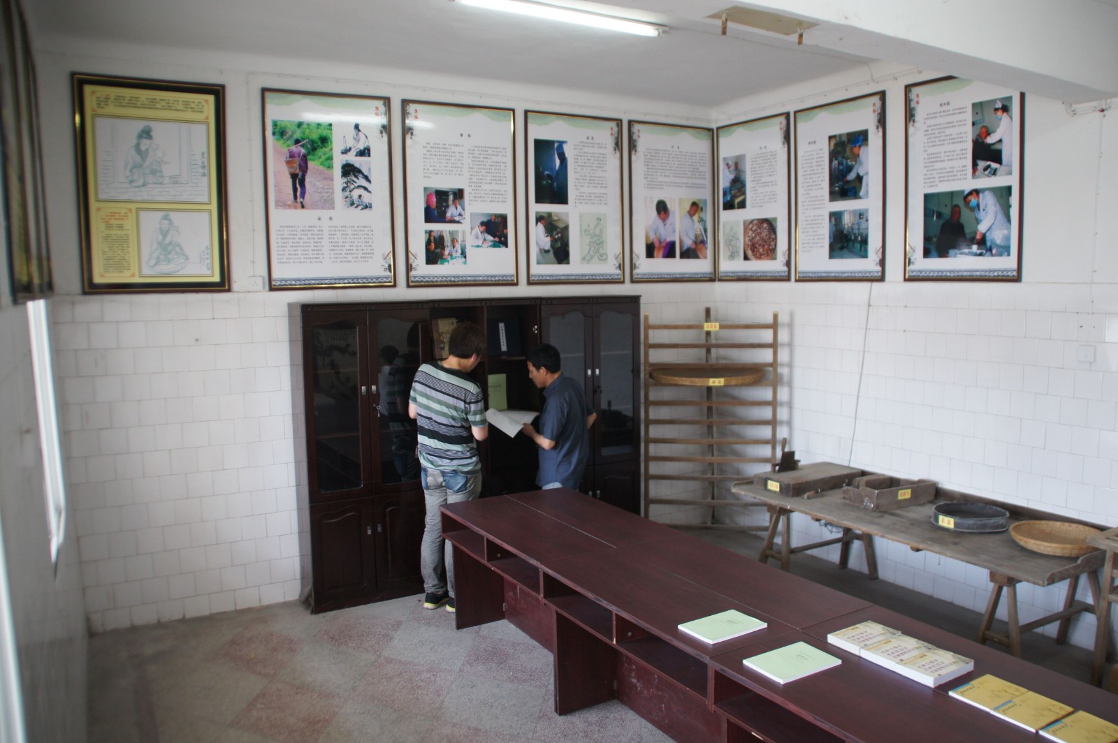 浠水庞安时中医院庞安时陈列室4