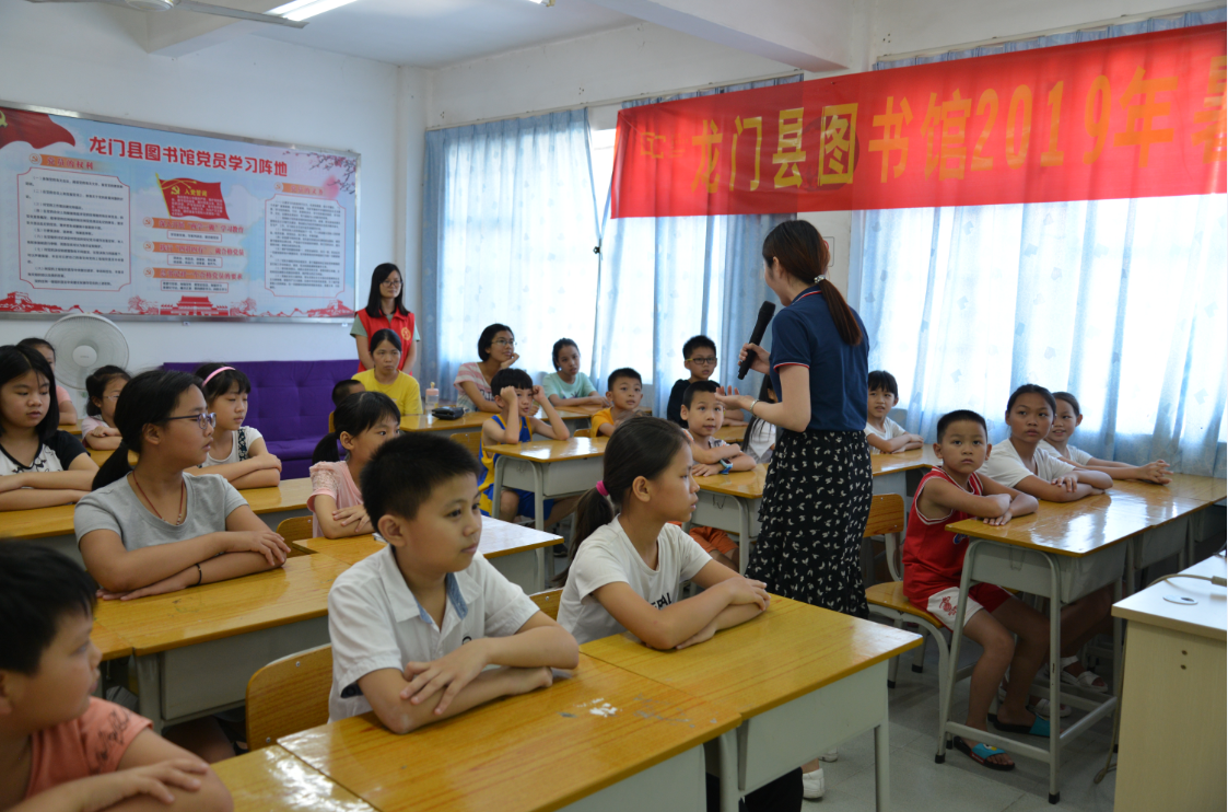 1563329701(2) 1563329701(2)