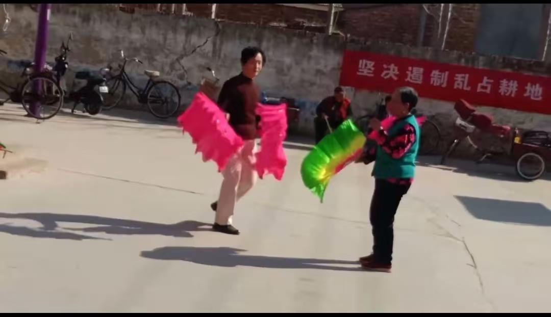 琉璃寺镇一年一村一场戏