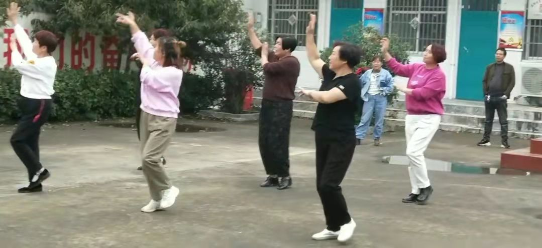 广场舞排练活动