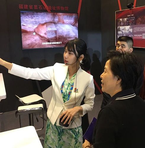 幻灯片2 幻灯片2.jpg