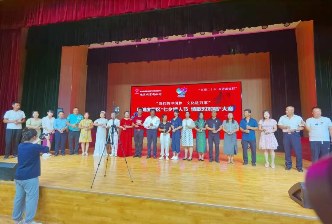 817429434 817429434.jpg