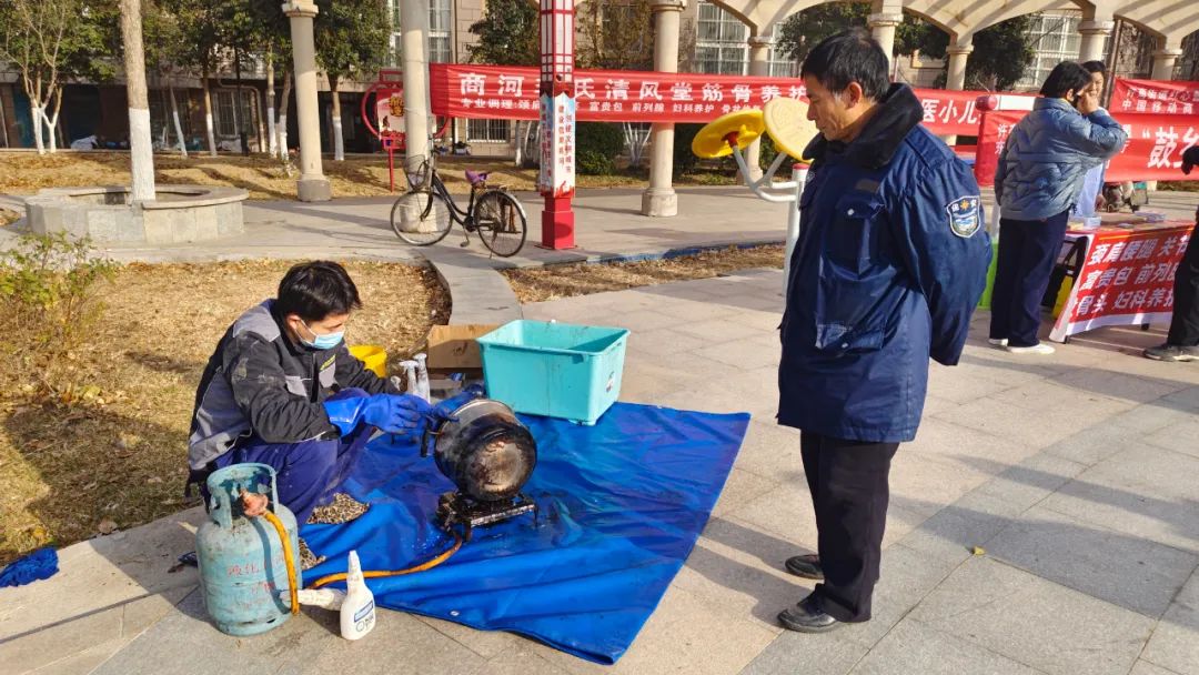 清洗锅底.jpg
