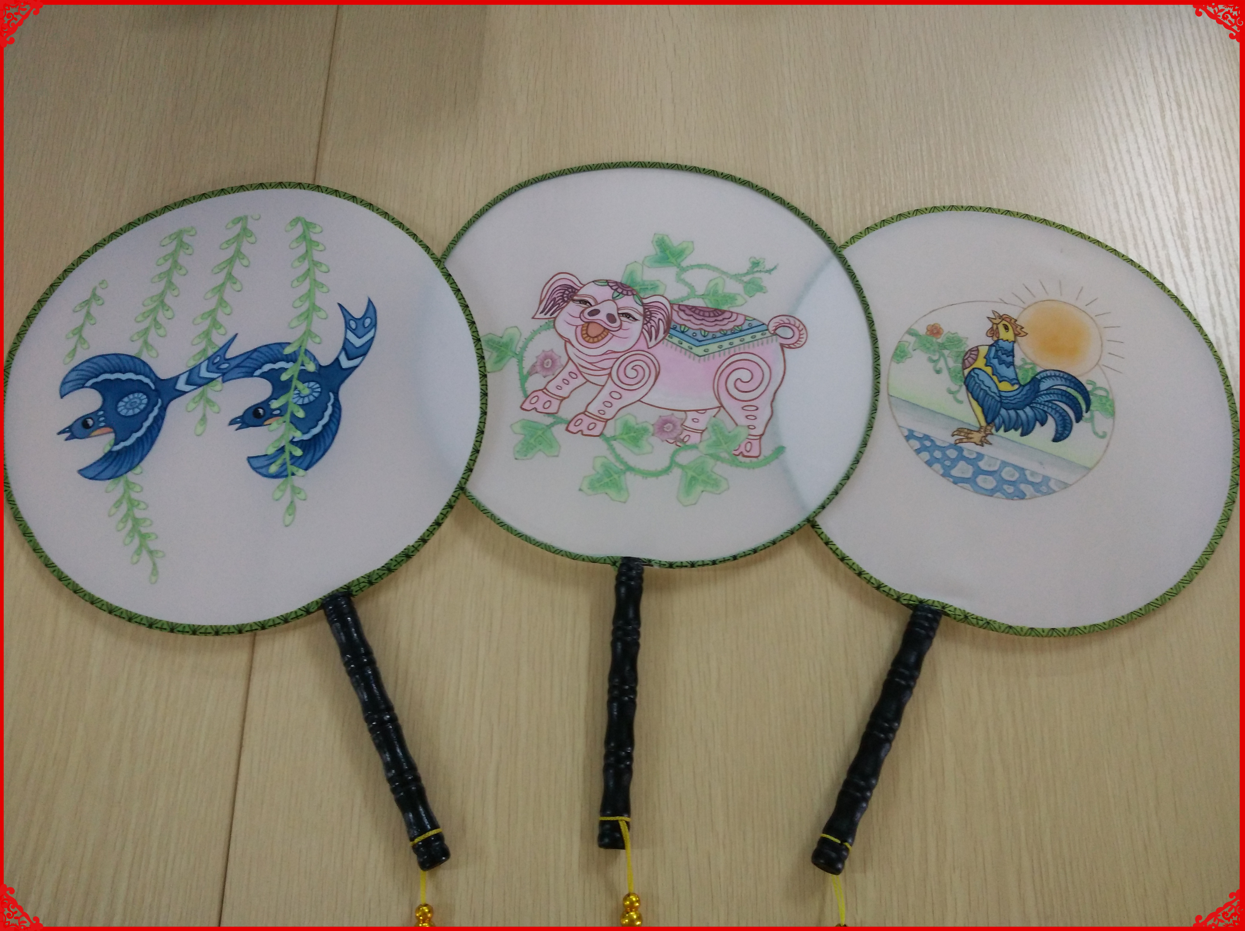 龙门县图书馆举办“文化传承画中情•儿童创意扇子画”文化惠民活动