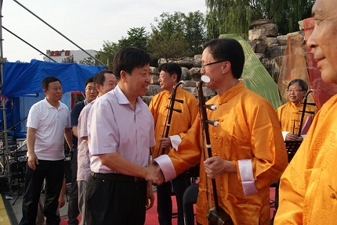 巩局长见澳门演出团 巩局长见澳门演出团.jpg