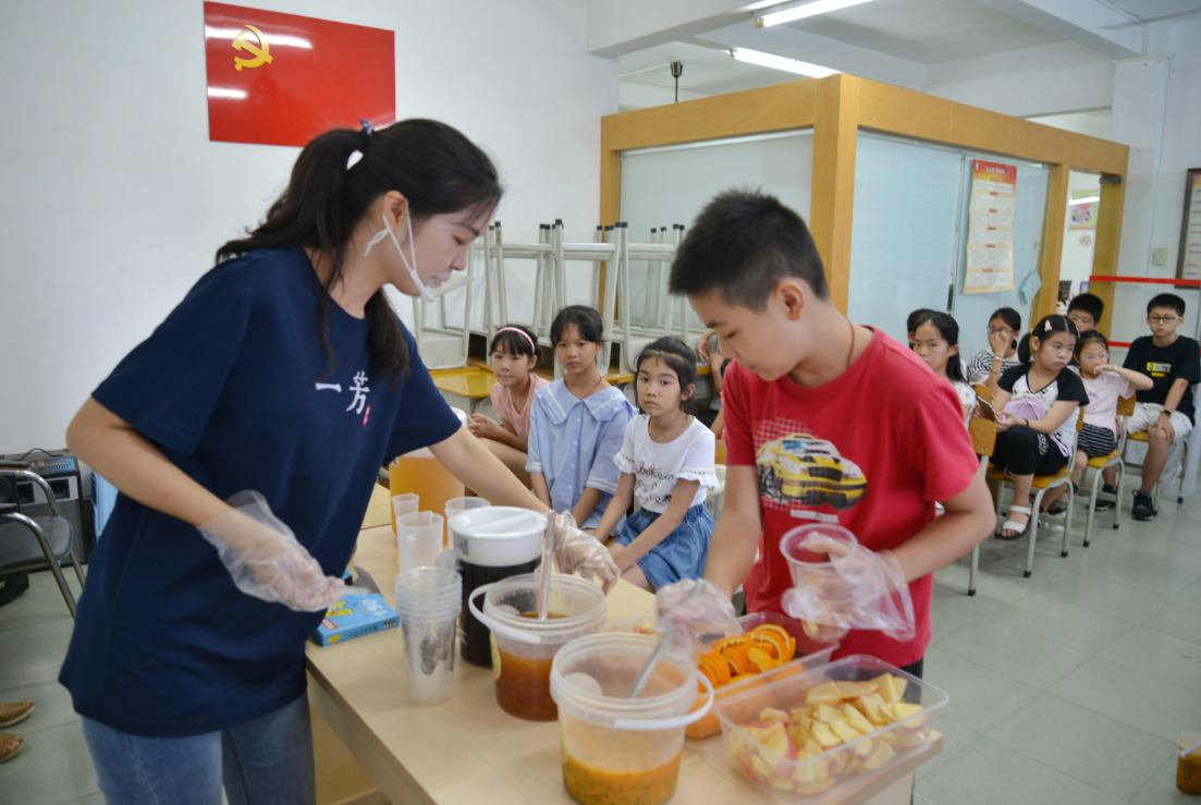 1563936806(1) 1563936806(1)