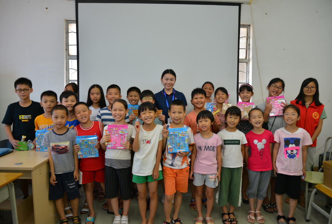 1563329702(3) 1563329702(3)