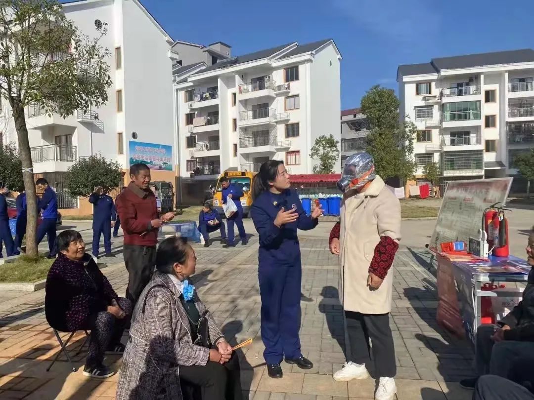 4 4.jpg?v=1765880900581