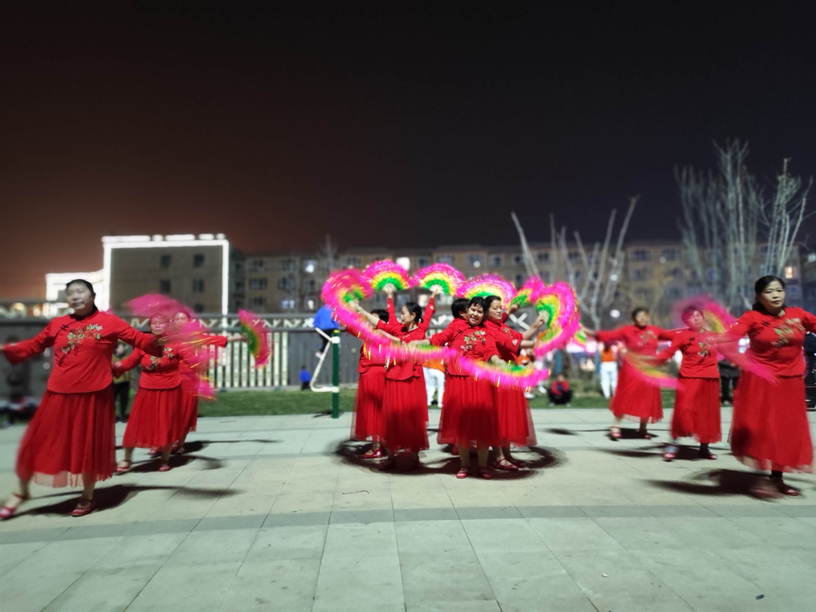 三八妇女节广场舞展演 (7).jpg