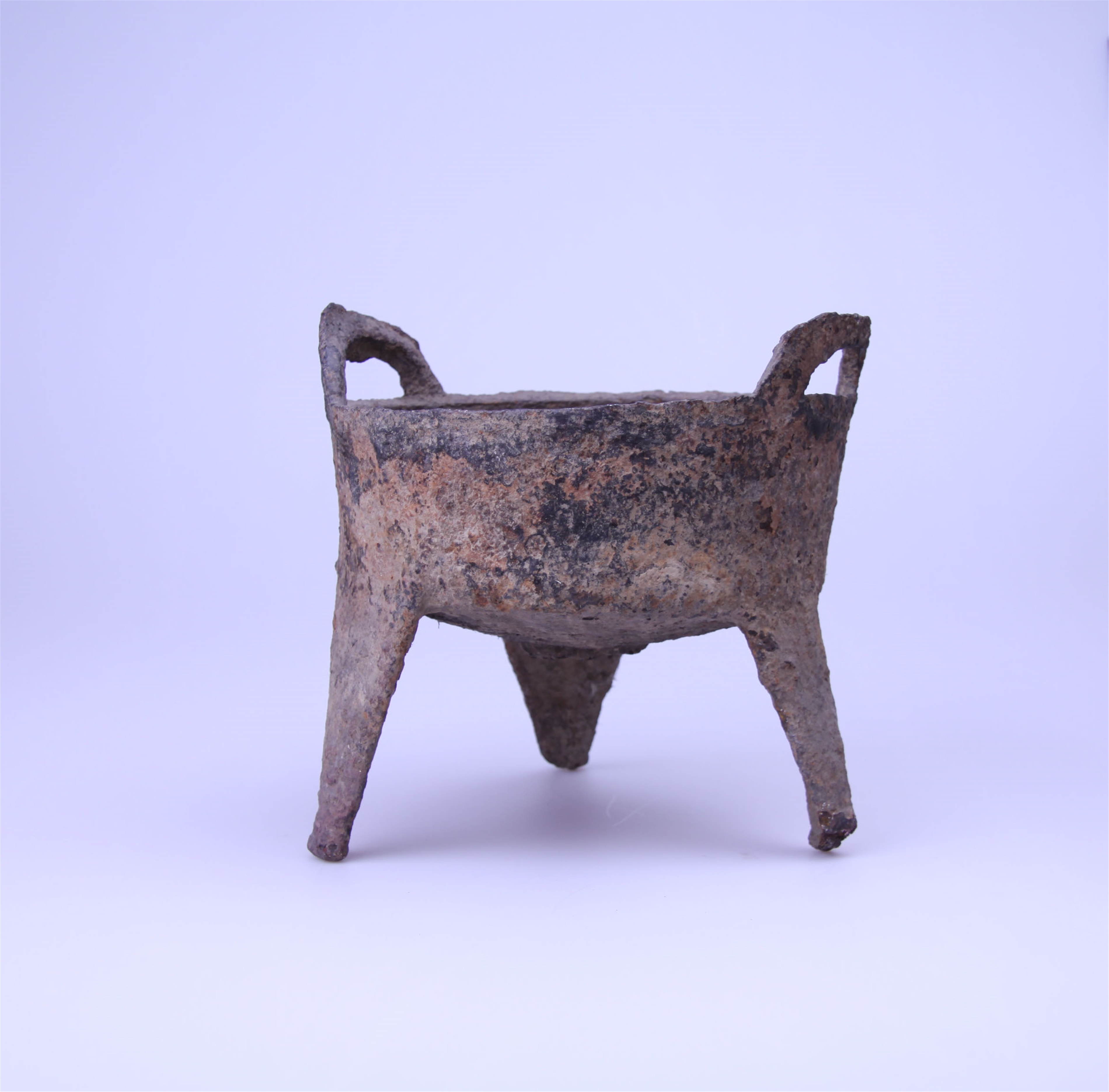 金双耳三足铁釜 金双耳三足铁釜.jpg