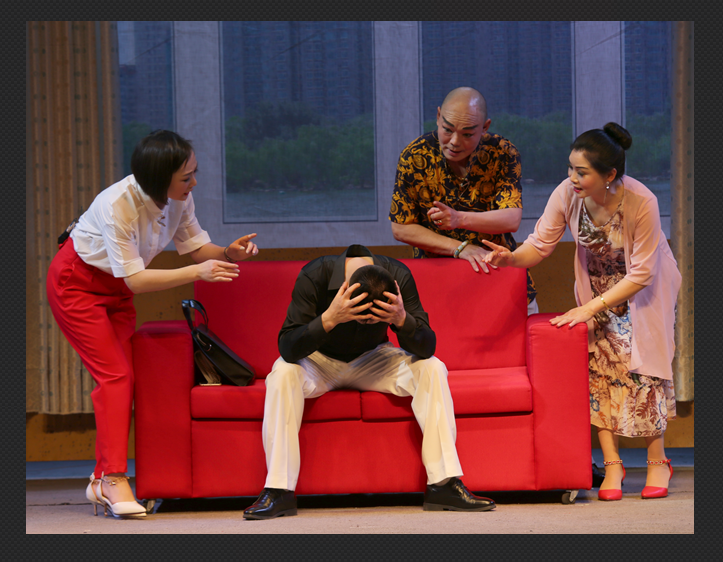 浠水楚剧团编排的廉政楚剧《深渊》摄影.徐水秋 (13) 浠水楚剧团编排的廉政楚剧《深渊》摄影.徐水秋 (13).png