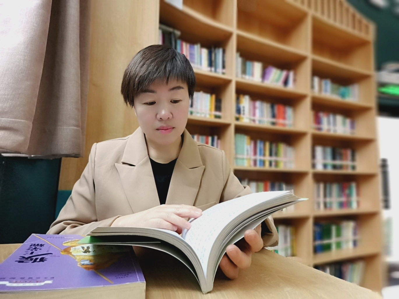 聂光玲 聂光玲.png?v=1763162562879