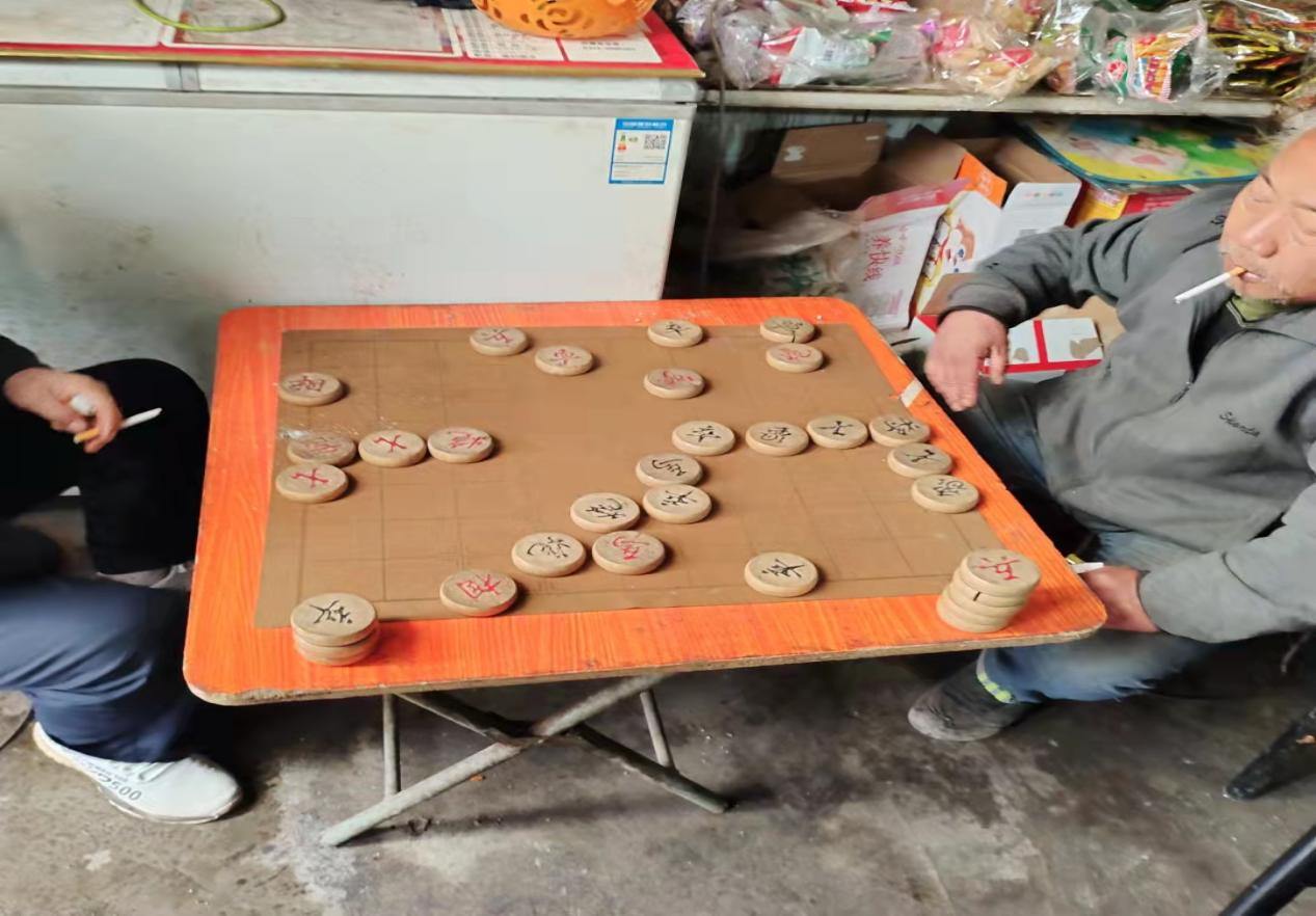 白南村组织下象棋比赛活动