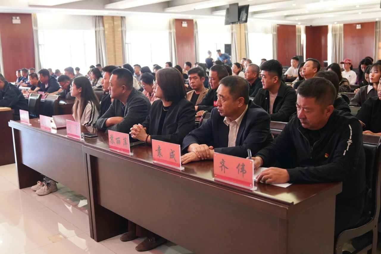 ebb364ca8f82d1927cc3e979d320e461 ebb364ca8f82d1927cc3e979d320e461.jpg