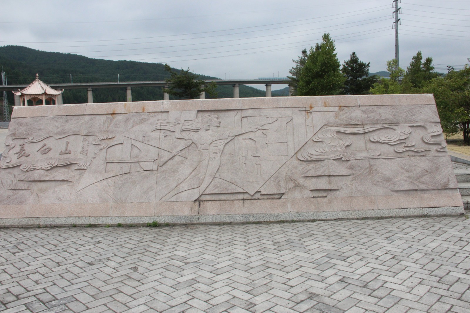 布库里雍顺人像石雕