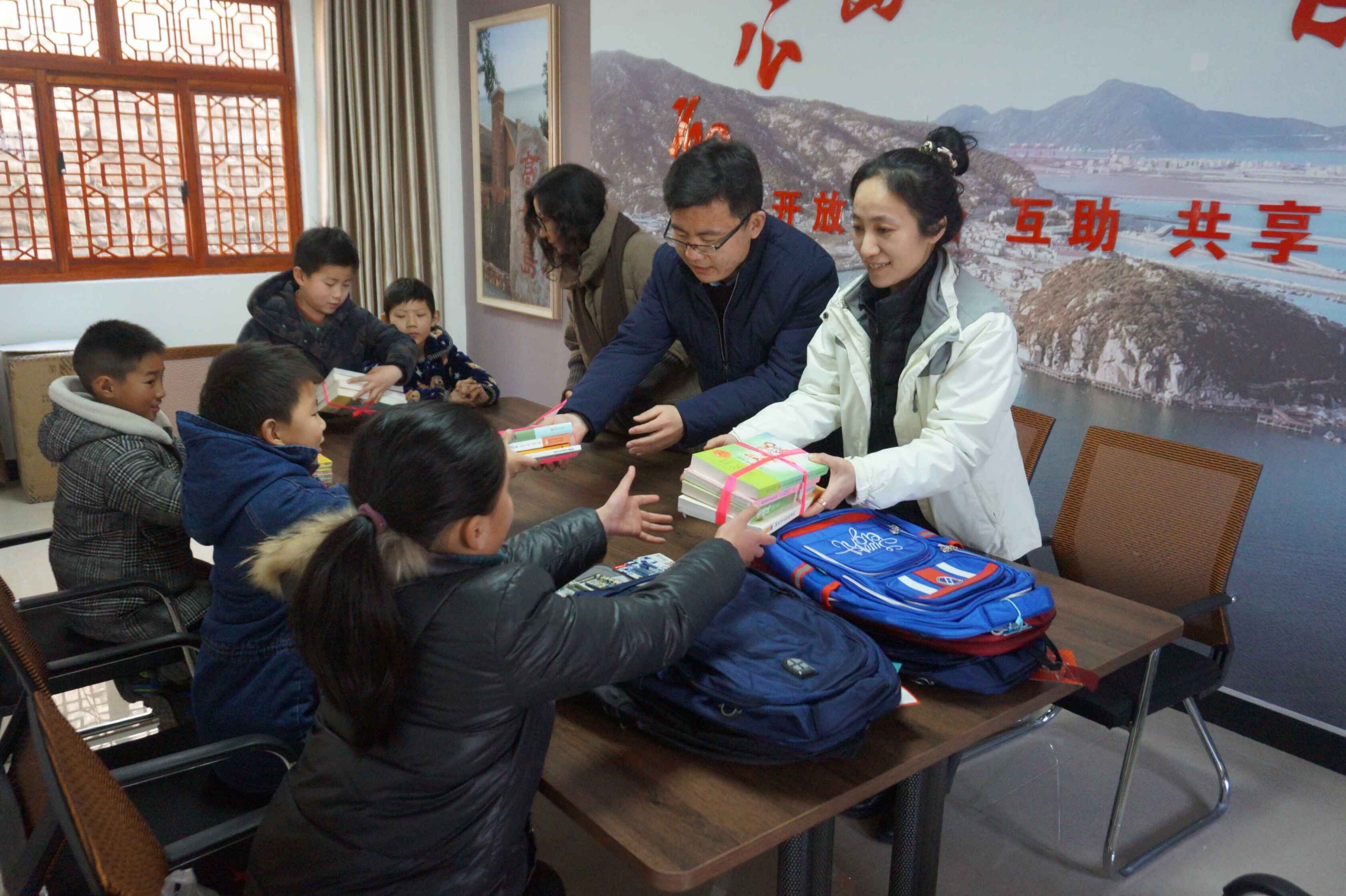 连岛看望学生 (2) 连岛看望学生 (2).jpg?v=1765930737385