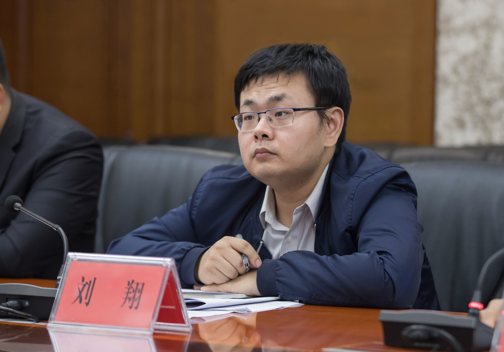 _V5I2498 _V5I2498.jpg