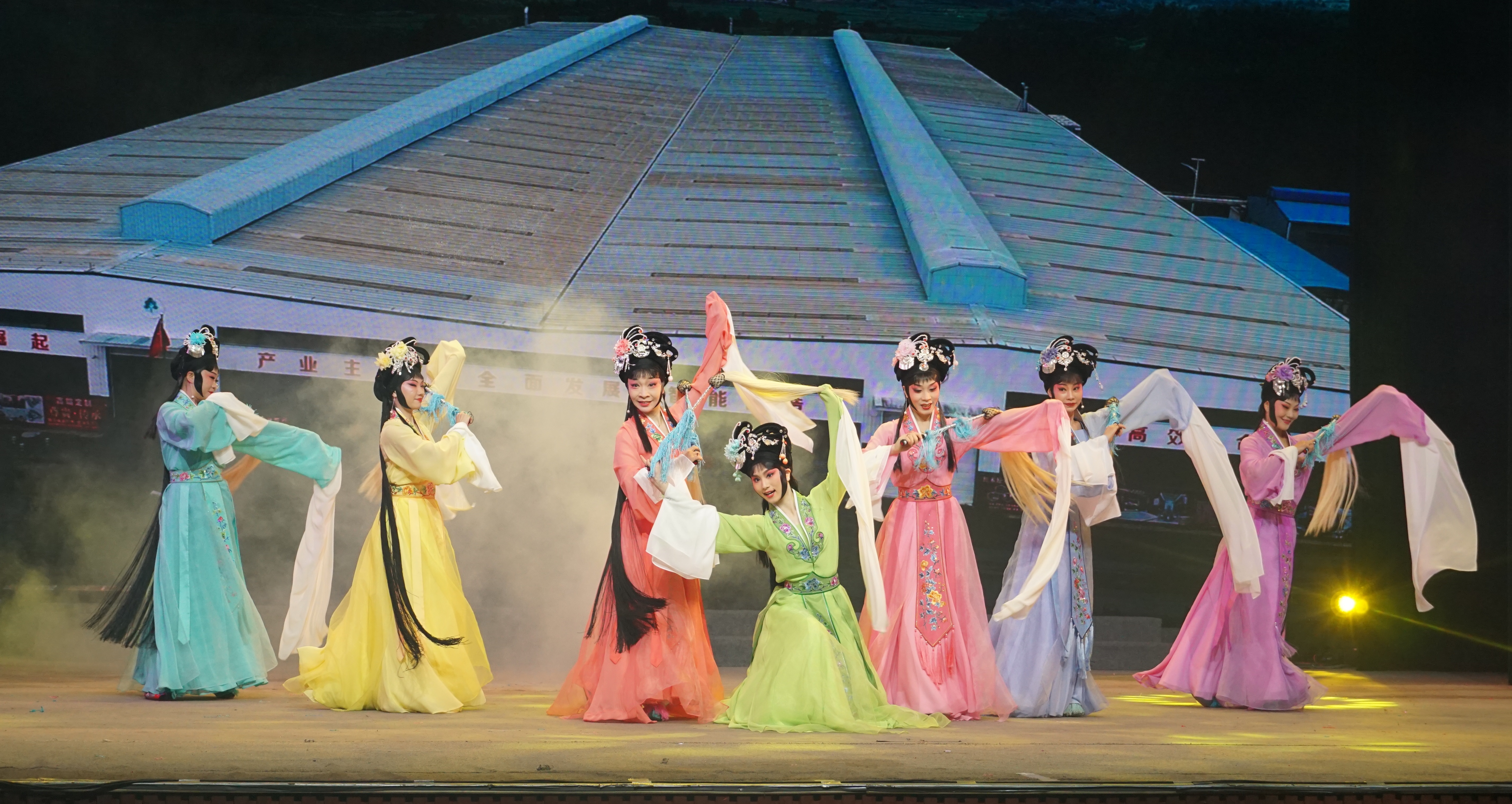 1.13春节慰问演出.jpg1 1.13春节慰问演出.jpg1.jpg