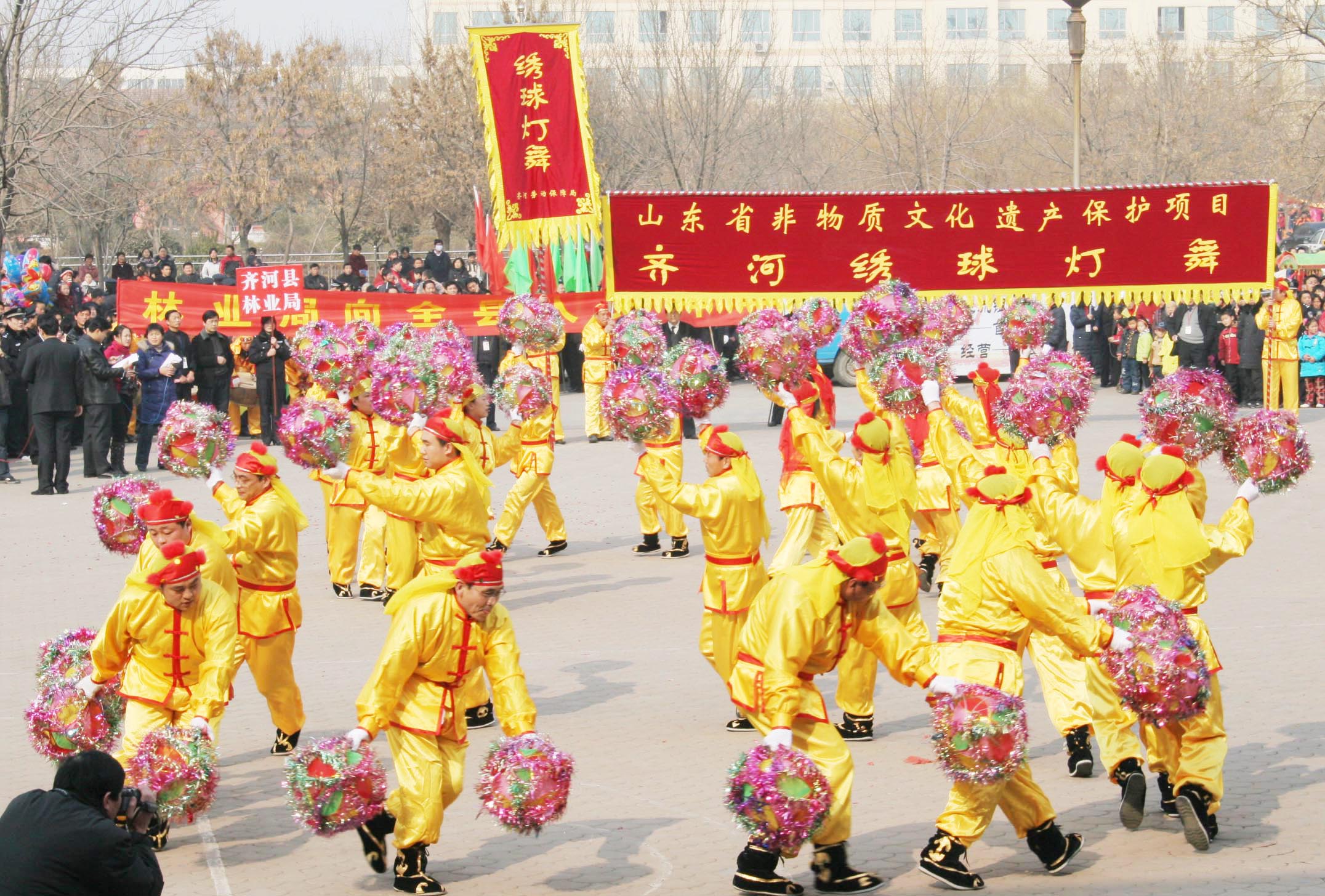 绣球灯参加元宵节活动1