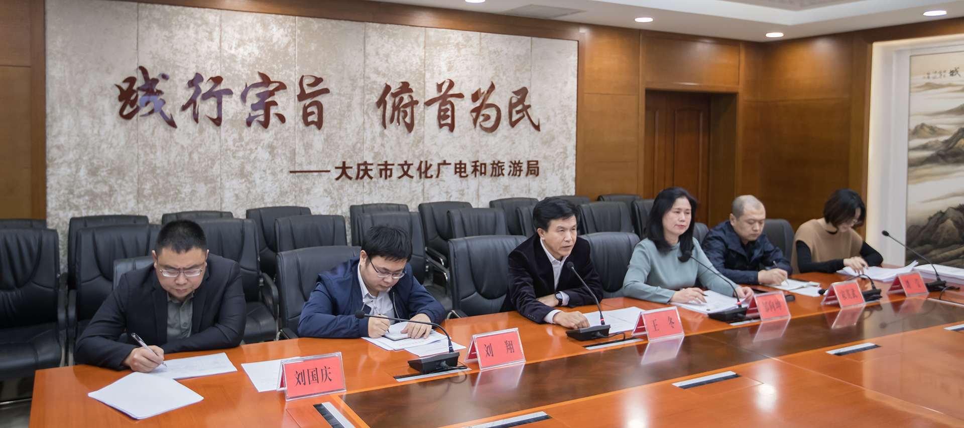 _V5I2472 _V5I2472.jpg