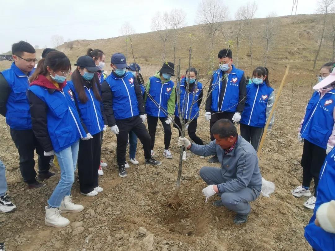 df6841026f0e29f80f90452e748bade df6841026f0e29f80f90452e748bade.jpg