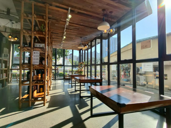 香洲区图书馆4 香洲区图书馆4.png