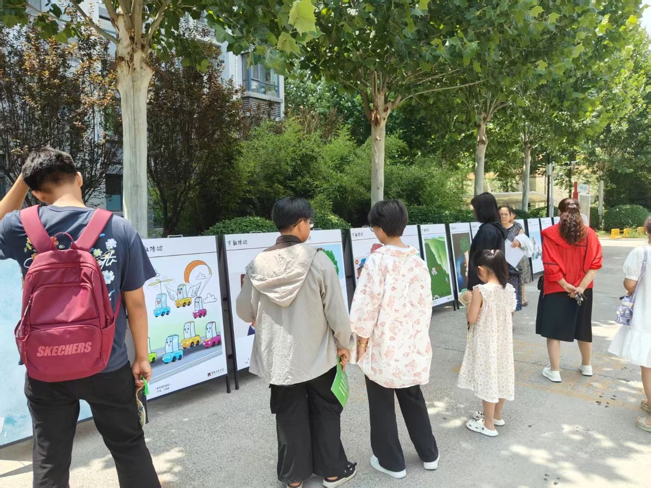 群众身边的美术馆“扇承非遗，美育和居”美育课堂进社区