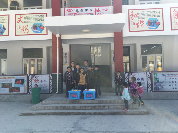 2017年11月1日关口小学流通图书1.jpg?v=1766697644870