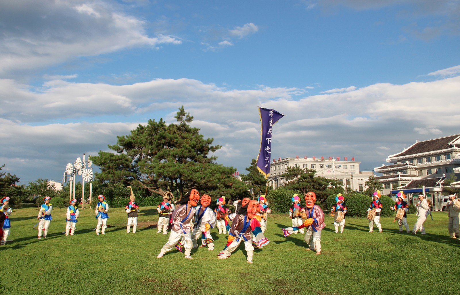 “朝鲜族假面舞”表演 (2)