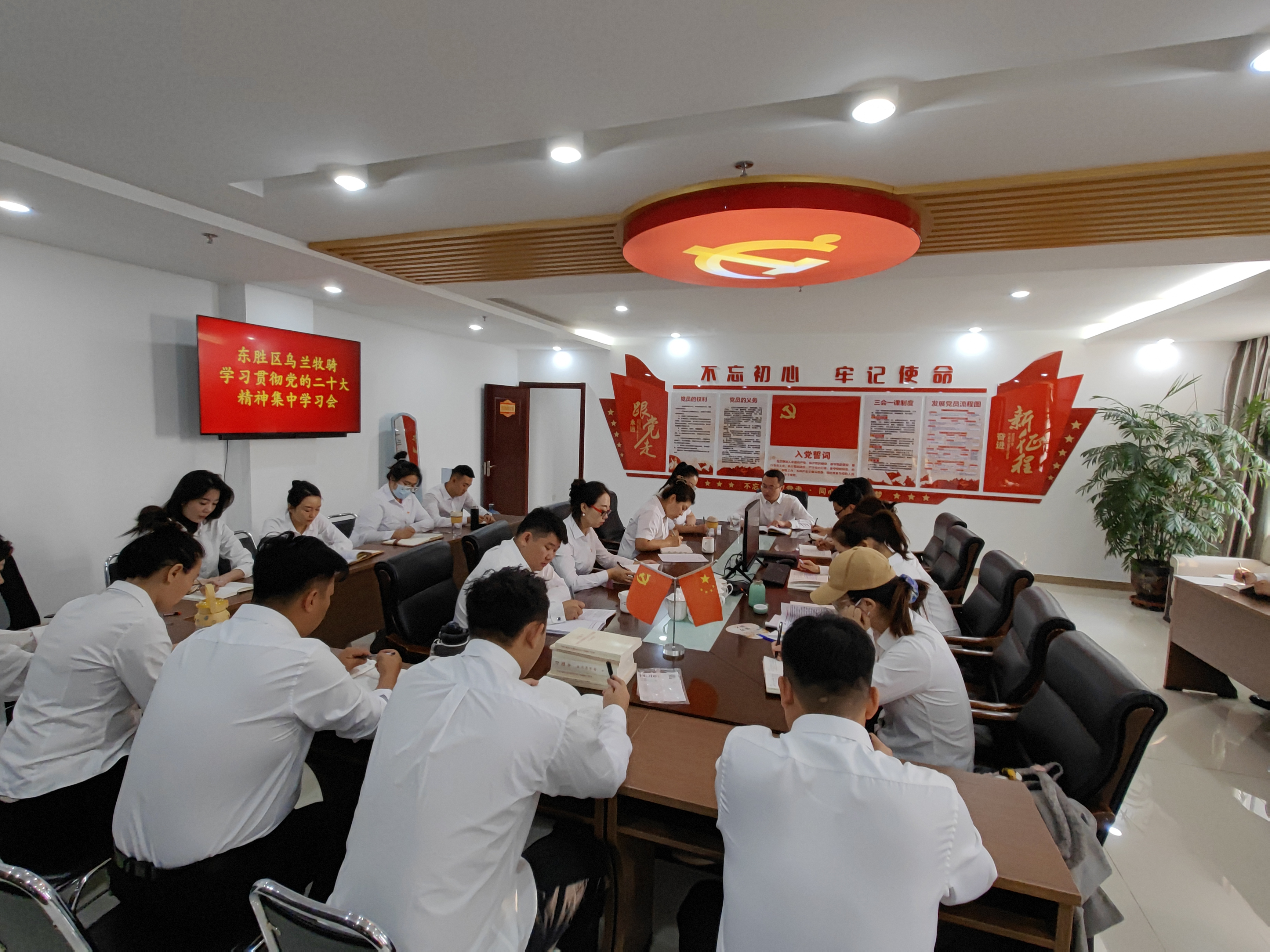 1737eff7a9b42b493d9eb30bcab1e37 1737eff7a9b42b493d9eb30bcab1e37.jpg