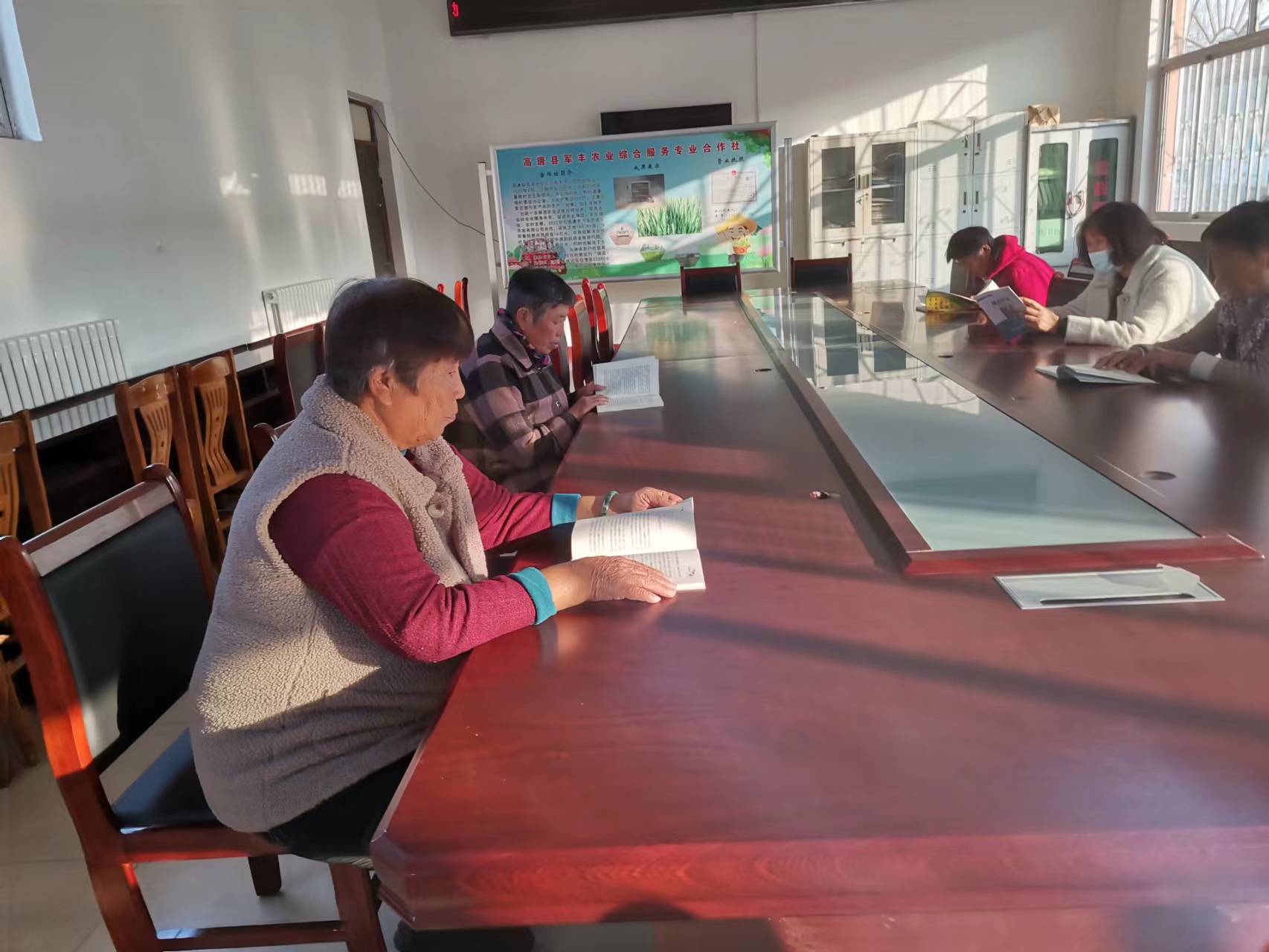 高唐县人和街道和兴社区“深化全民阅读 建设书香聊城”聊城市第二届全民阅读大会“传承经典”阅读活动”主题阅读活动
