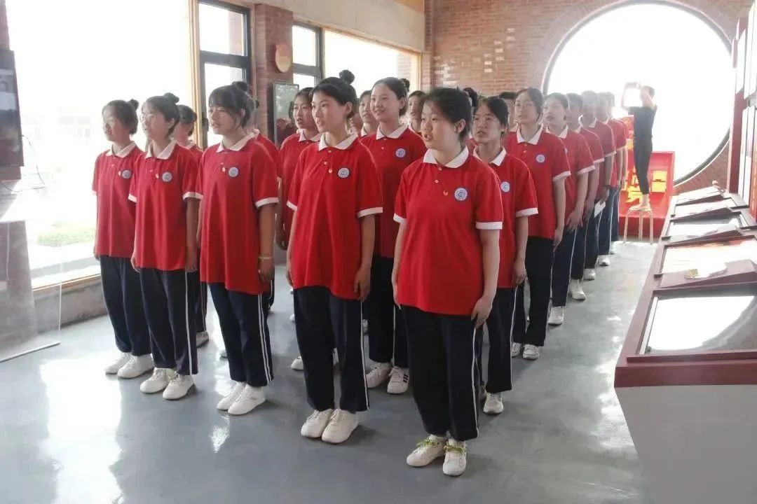 341b909f9fd69035298751555ec1be4c.jpg