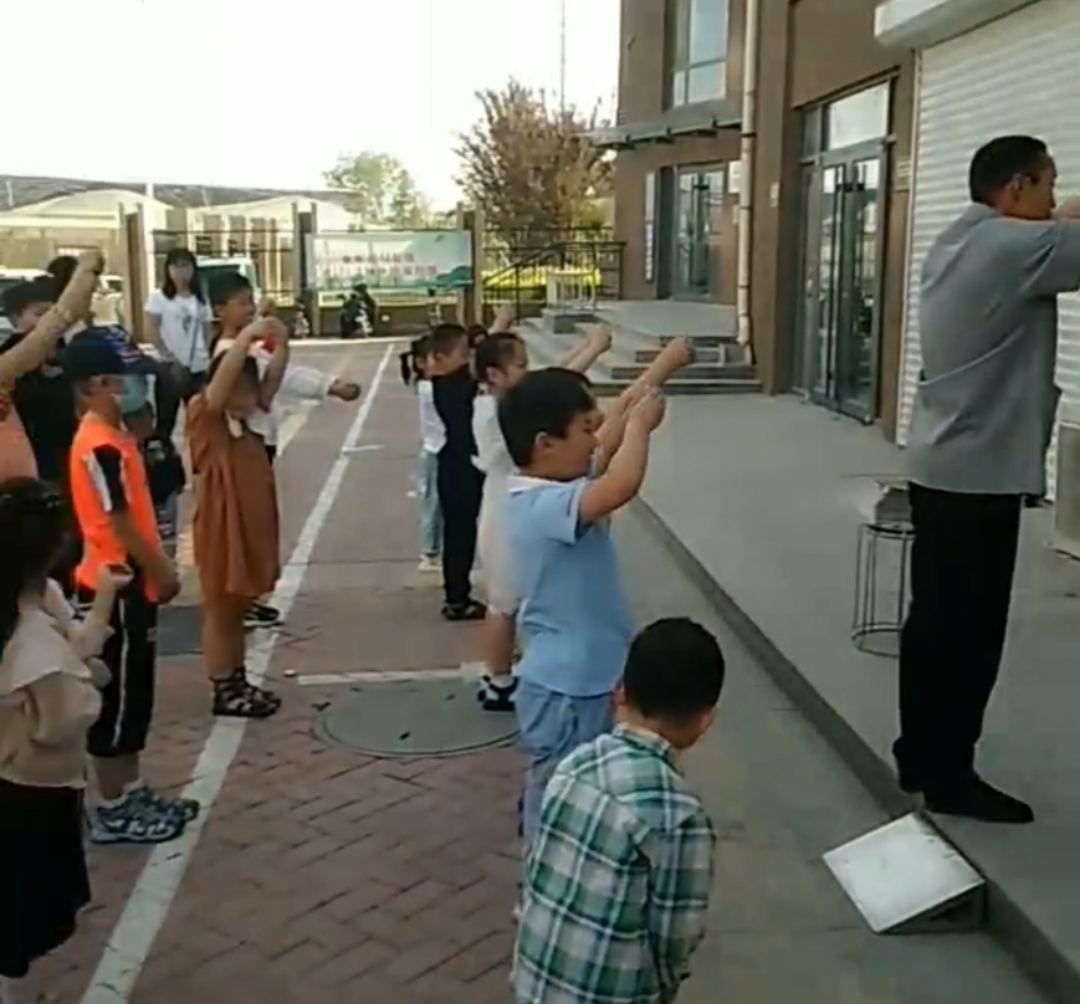 ed7e162081335b45cbfb50cc8f19beb ed7e162081335b45cbfb50cc8f19beb.jpg