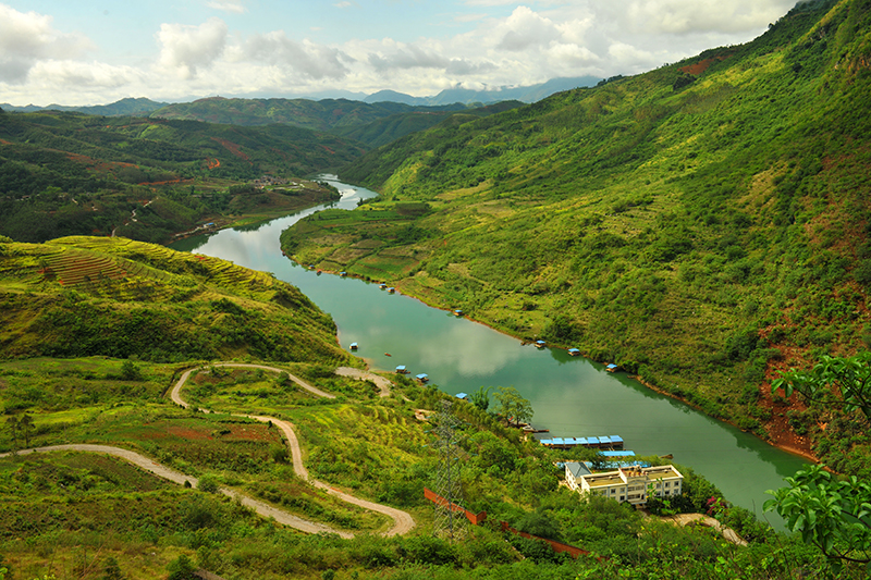 图3:南盘江风光 图3:南盘江风光.jpg