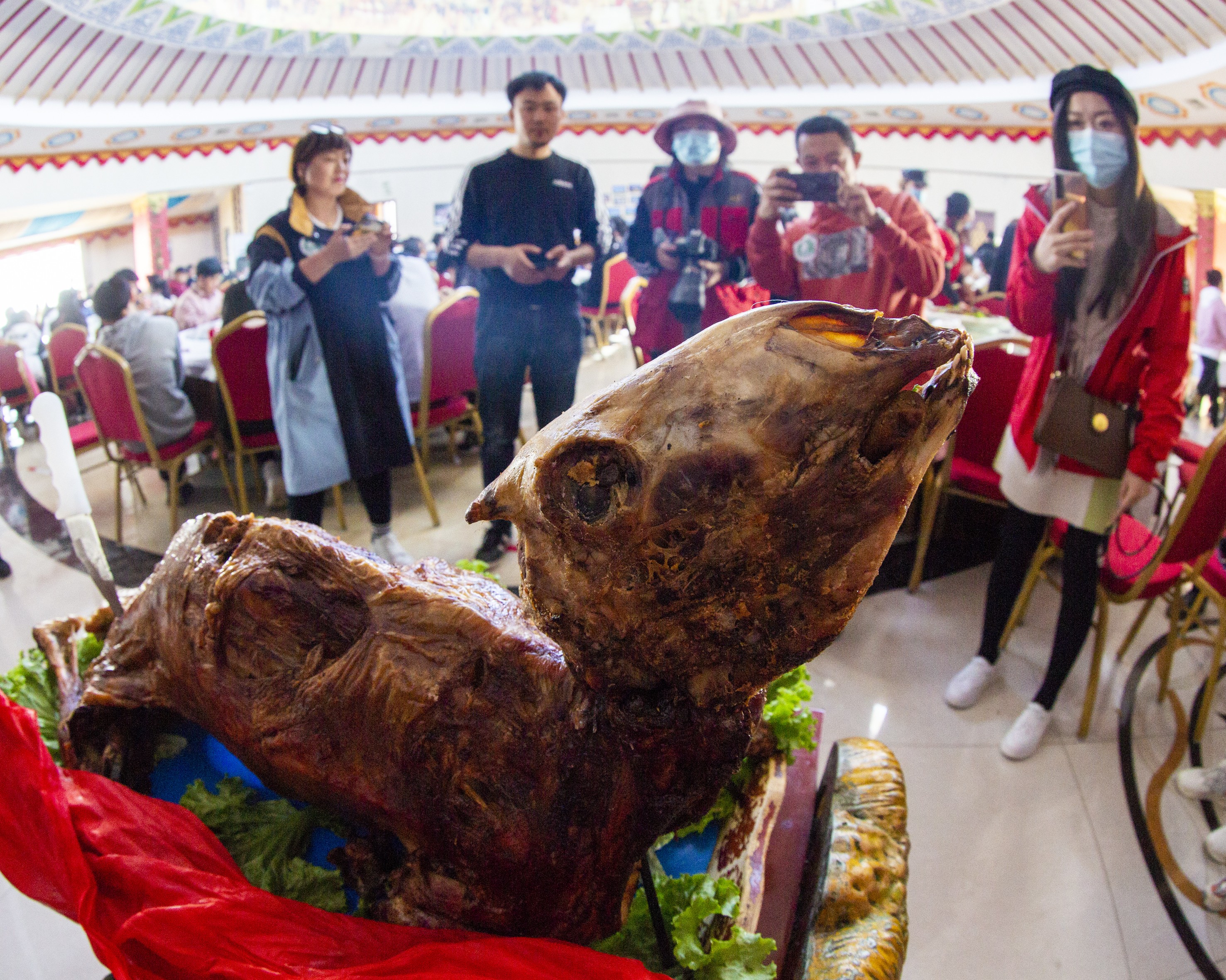 阿木塔烤全羊1 阿木塔烤全羊1.jpg