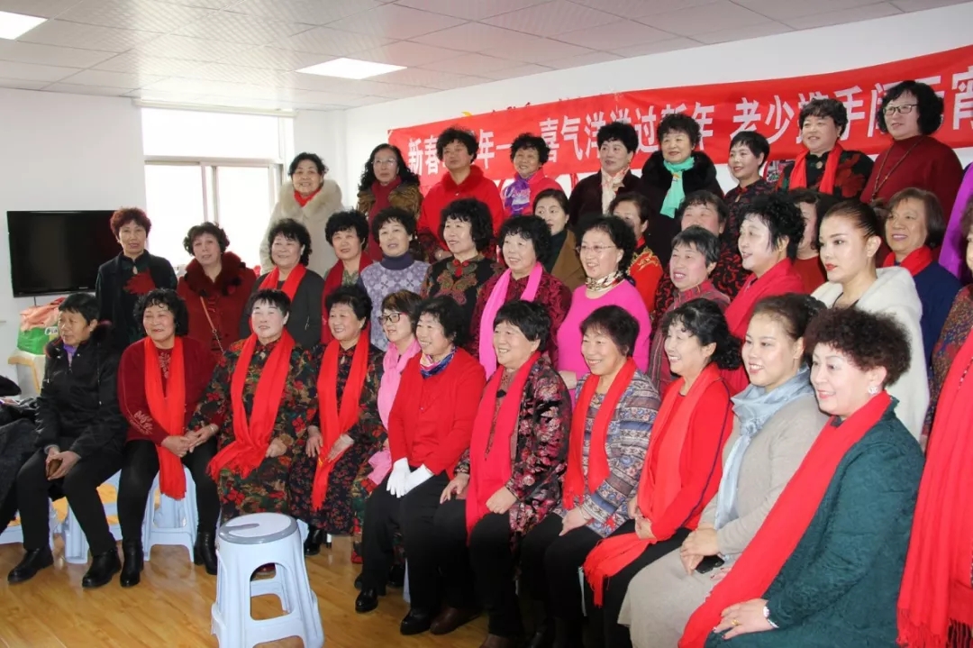 “爱心奶奶”欢歌笑语庆元宵